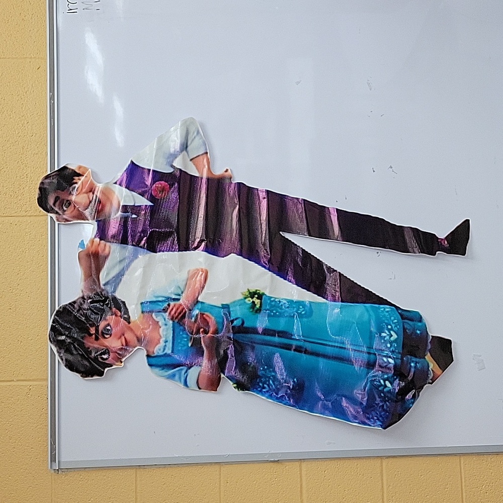 ENCANTO VINYL CHARACTER'S. Used to decorate classroom. Excellent condition ๐ - Picture 8 of 13